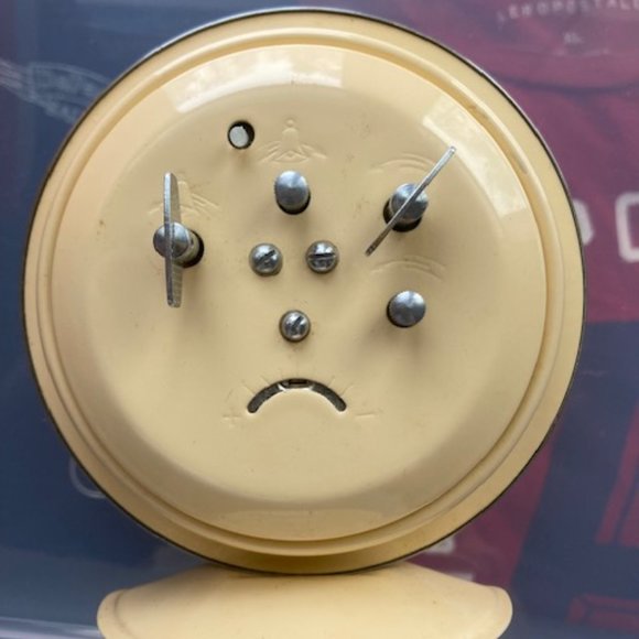 COPY - WHITE DOVE VINTAGE ALARM CLOCK - Picture 2 of 4